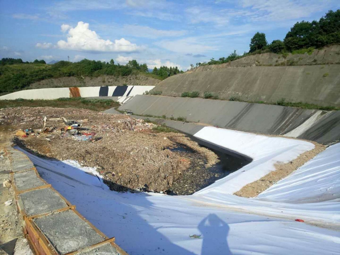 新疆和田地區(qū)垃圾處理場